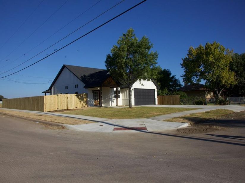 9432  PRAIRIEVIEW Drive , Crowley Texas 76134