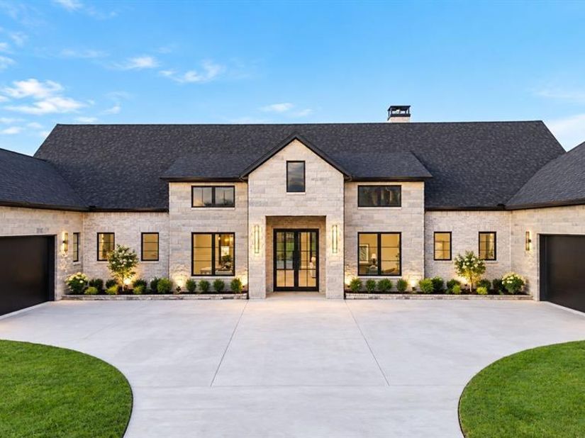 425  Dennis Bailey Lane , Heath Texas 75032