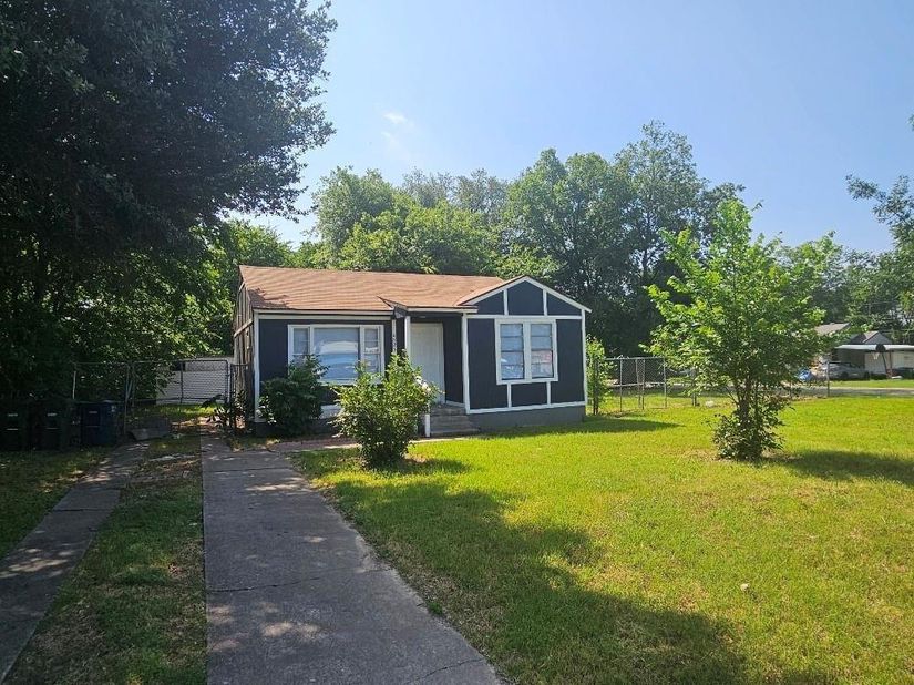 4825  Highway Drive , Fort Worth Texas 76116