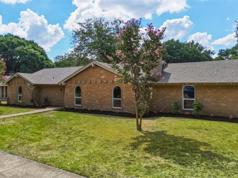 122  Meadowbrook Drive , DeSoto Texas 75115