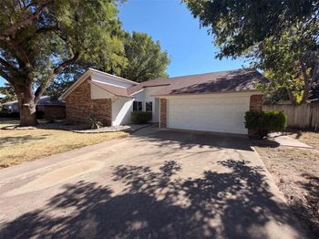 1208  Hillcrest Drive 