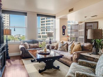 411 W 7th Street 