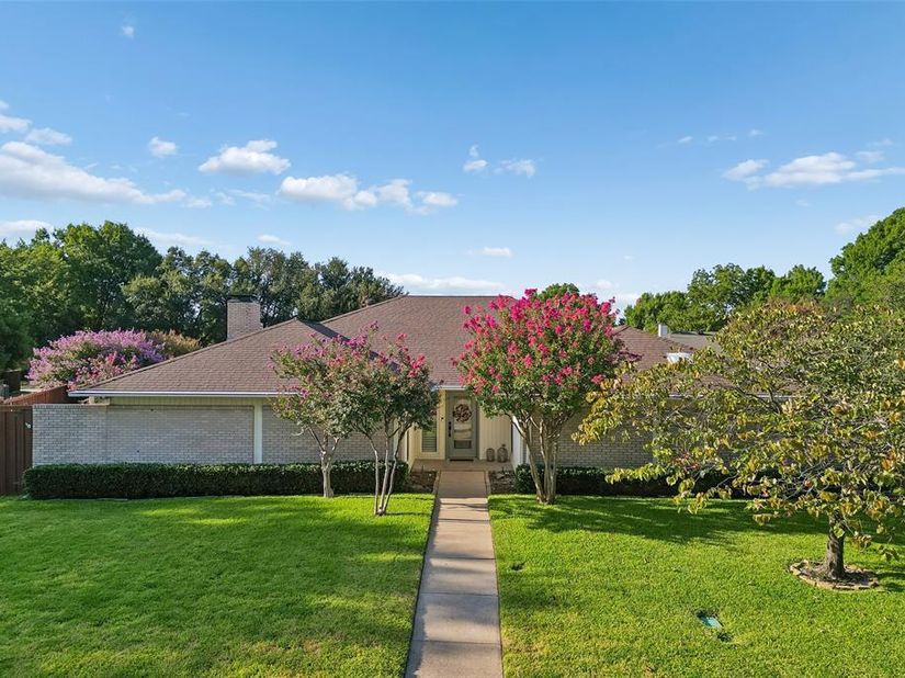 2414  Acacia Street , Richardson Texas 75082