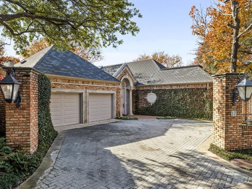 17  Stonecourt Circle , Dallas Texas 75225