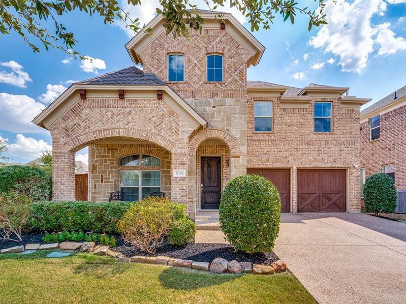 808  Nathanael Greene Court , Aubrey Texas 76227