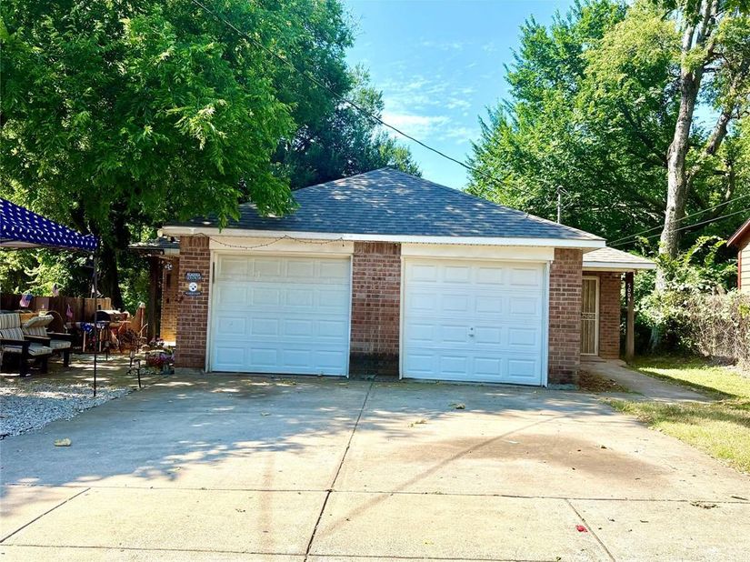 5004  Chapman Street , Fort Worth Texas 76105