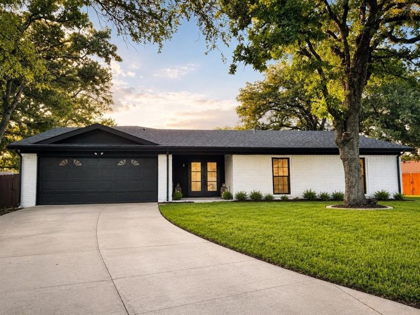2916  Jason Court , Fort Worth Texas 76112
