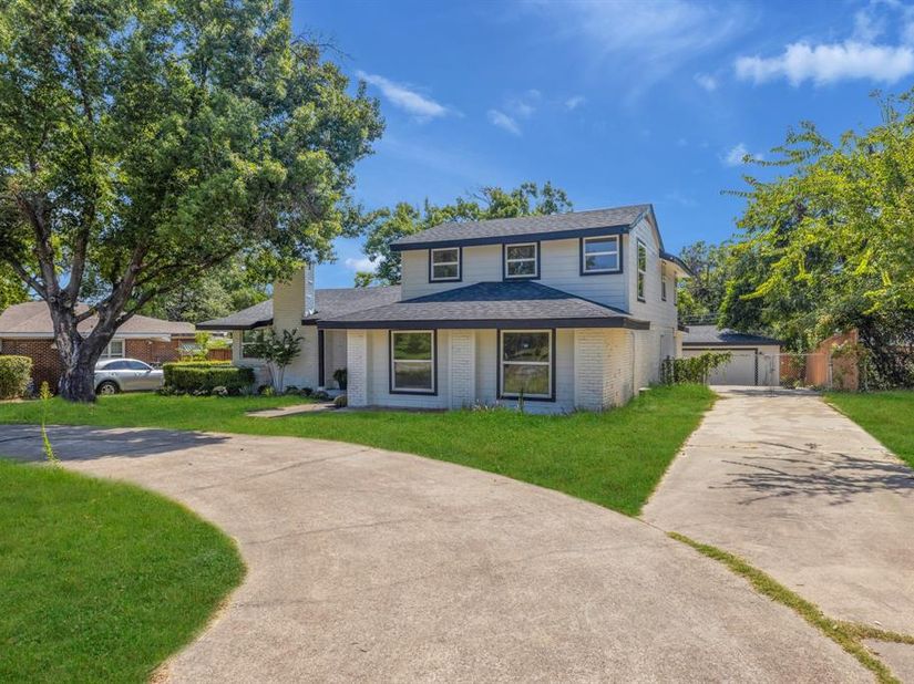 1820  Cedar Crest Boulevard , Dallas Texas 75203