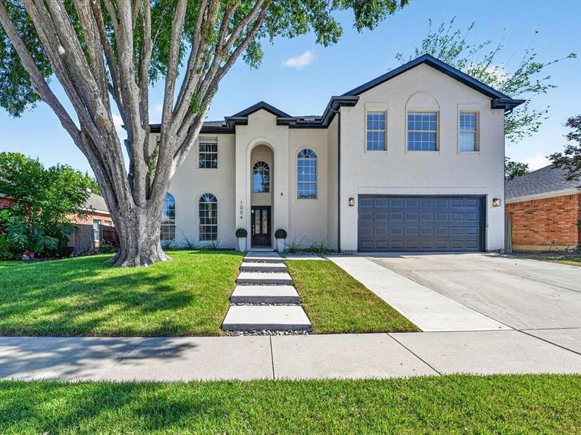 1004  Bonanza Drive , Arlington Texas 76001