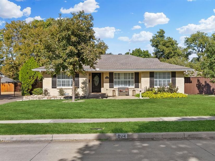 824  Westwood Drive , Richardson Texas 75080