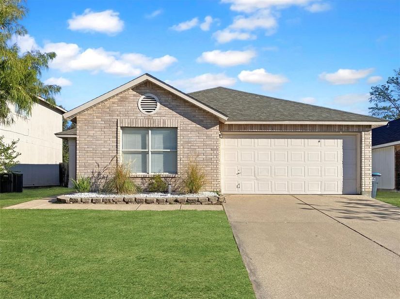 10112  Chapel Glen Terrace , Fort Worth Texas 76116