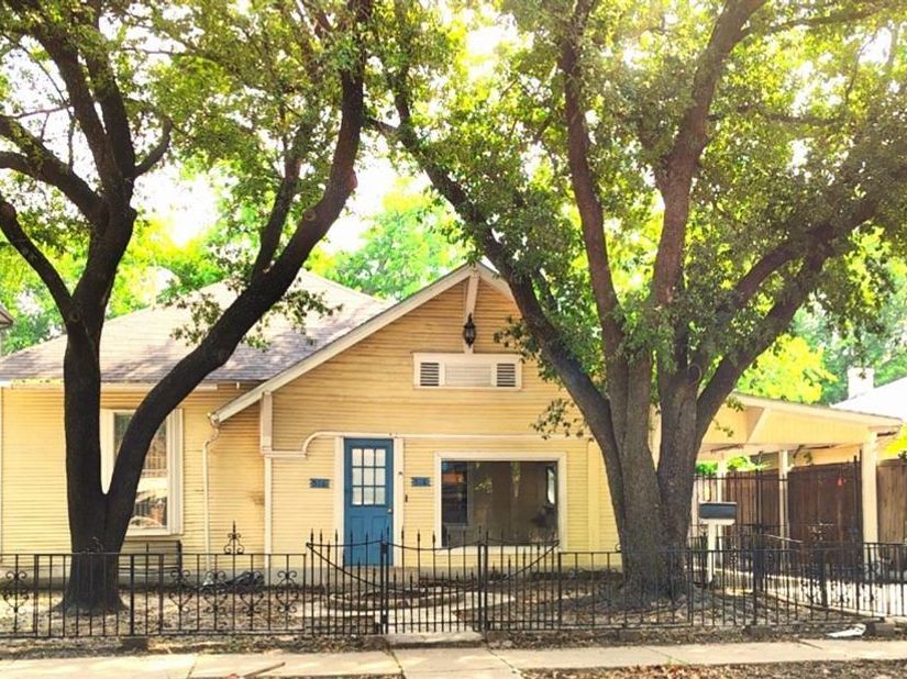 516 & 518 S Glasgow Drive , Dallas Texas 75223