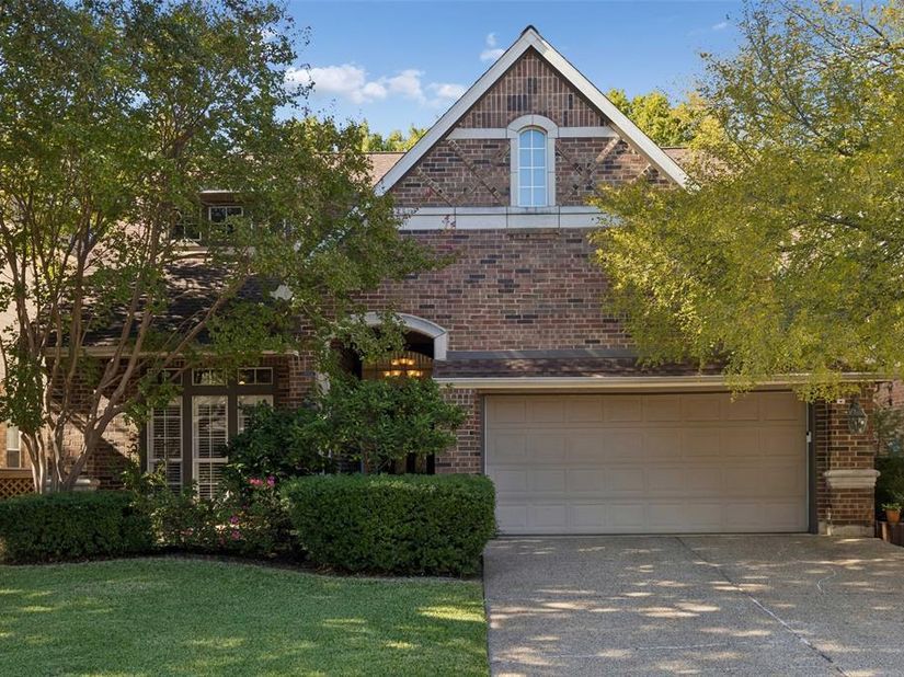 7947  Xavier Court , Dallas Texas 75218