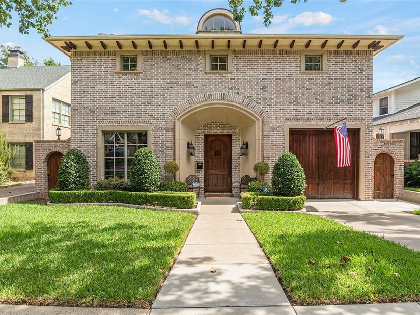 1213  Virginia Place , Fort Worth Texas 76107