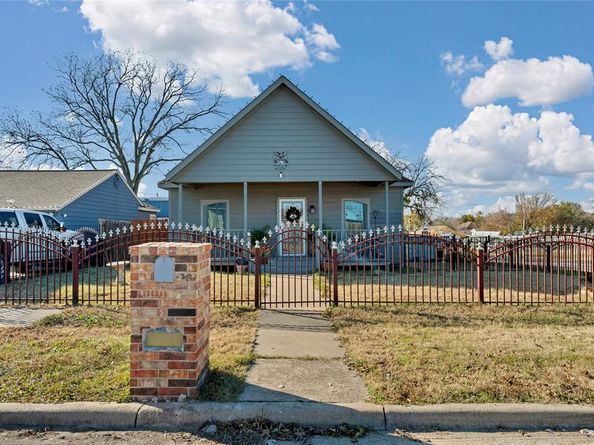 3700  8th Avenue , Fort Worth Texas 76110