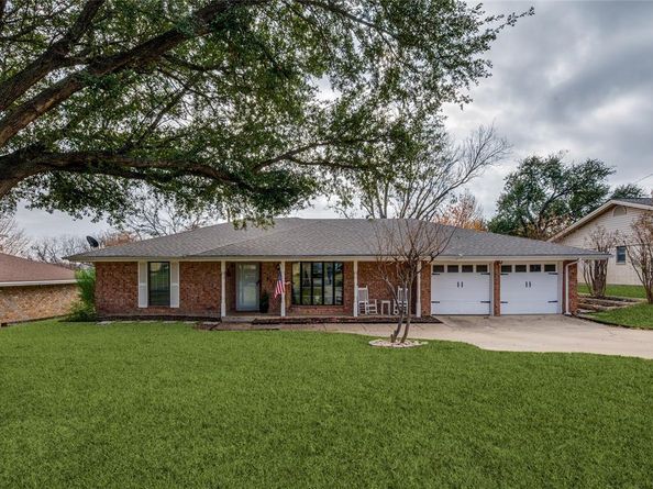 8013  Carrick Street , Benbrook Texas 76116