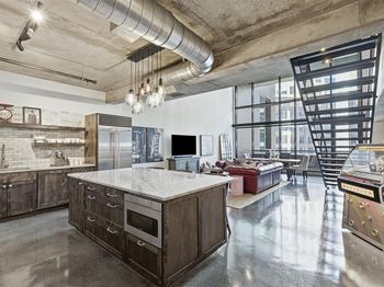 1999  Mckinney Avenue 