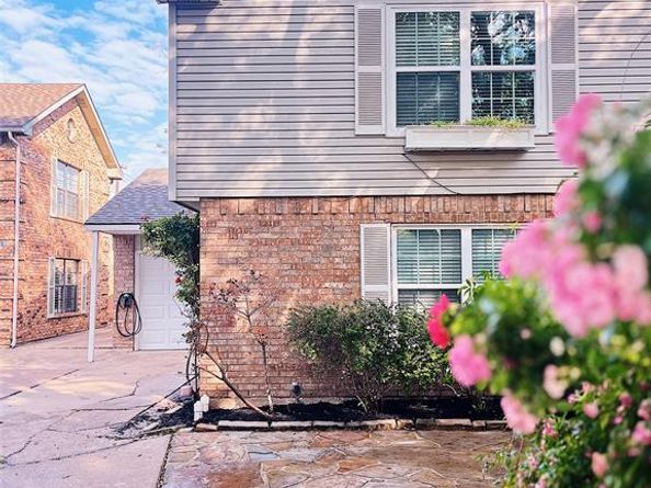 3323  San Jacinto Street , Dallas Texas 75204