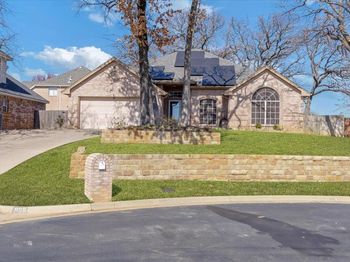 905  Forest Hollow Drive 