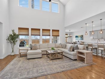 14632  Donner Trail 
