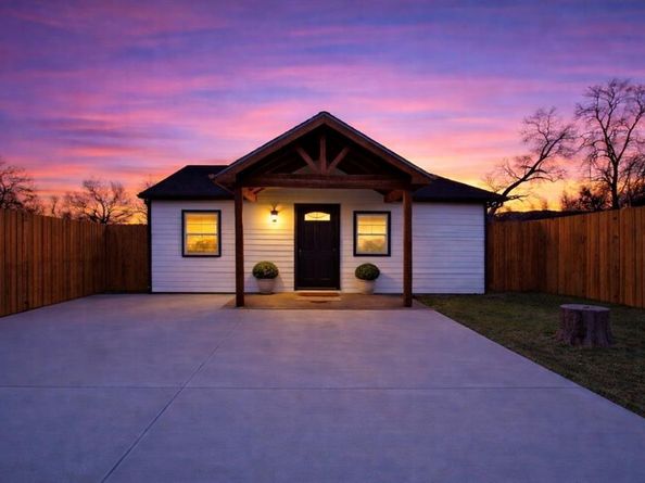 2837  May Street , Fort Worth Texas 76110