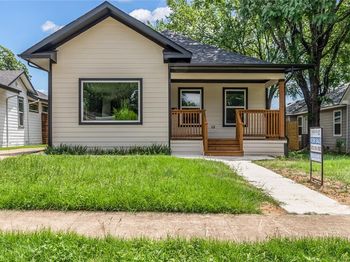 920 S Montreal Avenue 