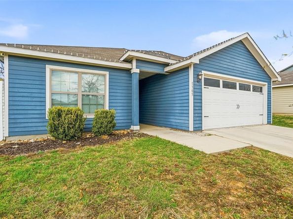 1305  Eagle Lake Drive , Azle Texas 76020