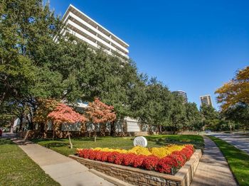 3601  Turtle Creek Boulevard 