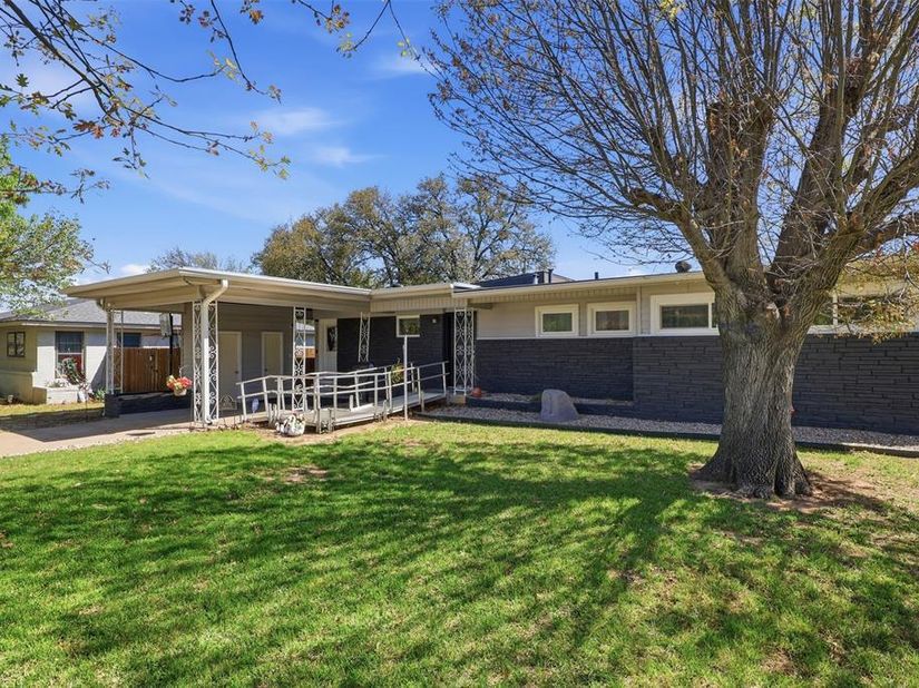 4775  Rector Avenue , Fort Worth Texas 76133