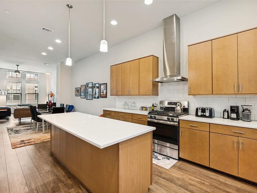 1380  Branchwood Place , Dallas Texas 75215