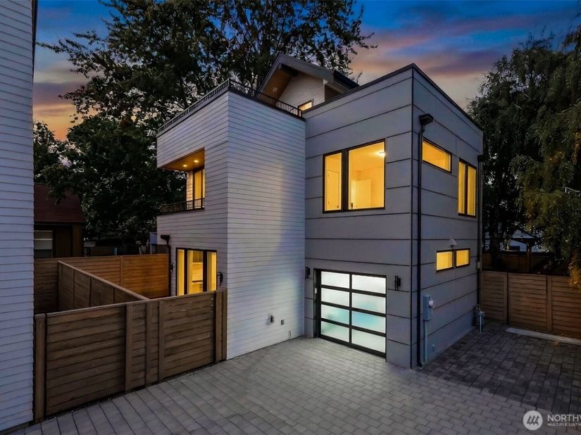 8750 13th Avenue NW C, Seattle WA 98117