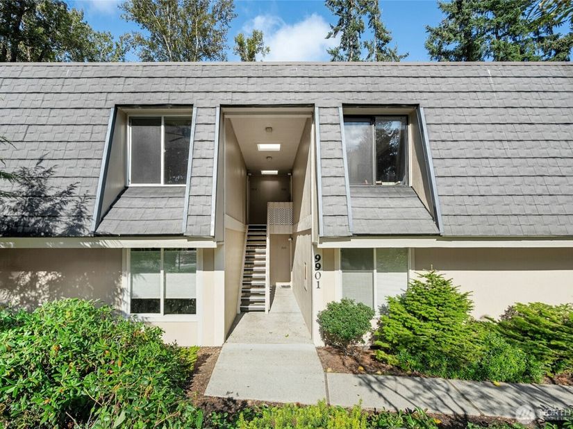 9901 NE 124th Street 504, Kirkland WA 98034