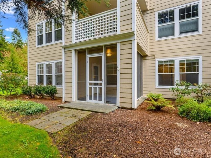 4133 224th Lane SE 112, Issaquah WA 98029