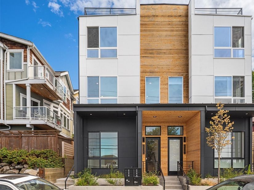 2538 14th Avenue W C, Seattle WA 98119