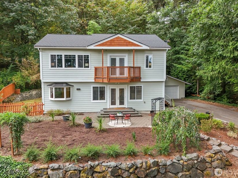 16931 SE Newport Way, Bellevue WA 98006