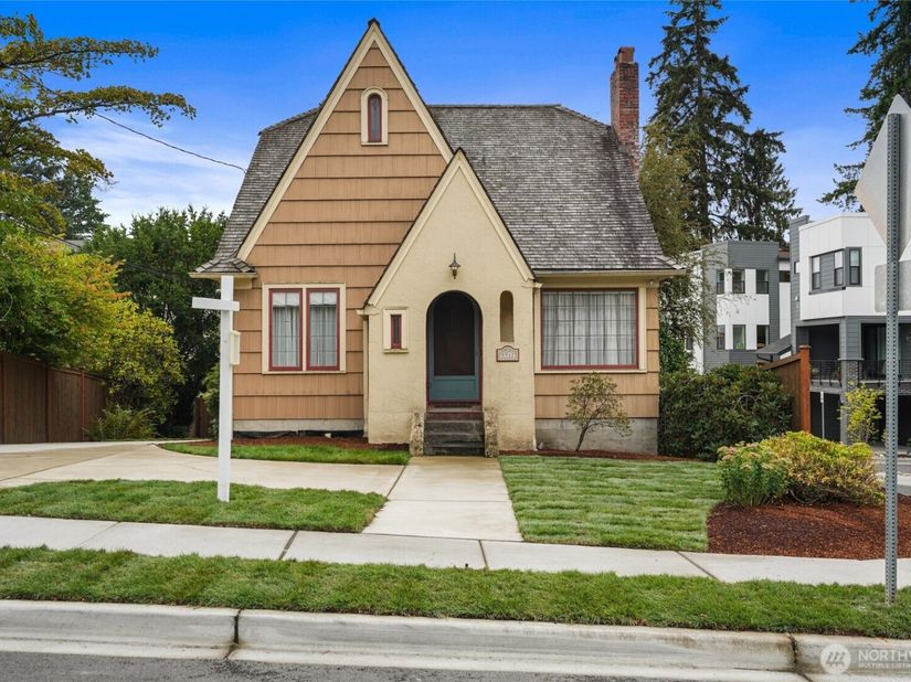 9917 NE 190th Street, Bothell WA 98011