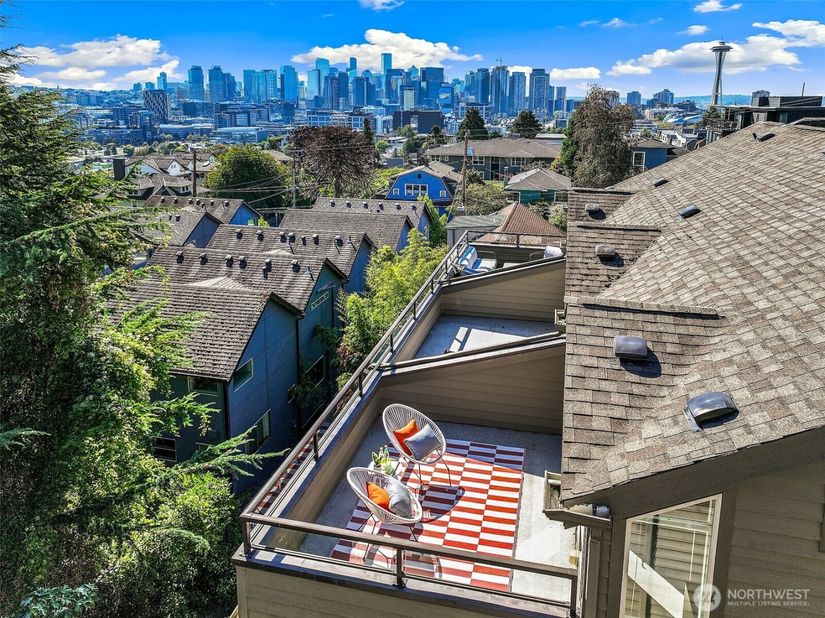 1512 Taylor Avenue N C, Seattle WA 98109