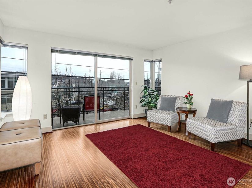 1550 Eastlake Avenue E 203, Seattle WA 98102