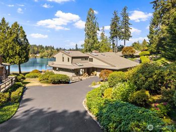 1804 Eagle Harbor Lane NE