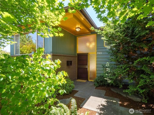 745 N 97th Street, Seattle WA 98103