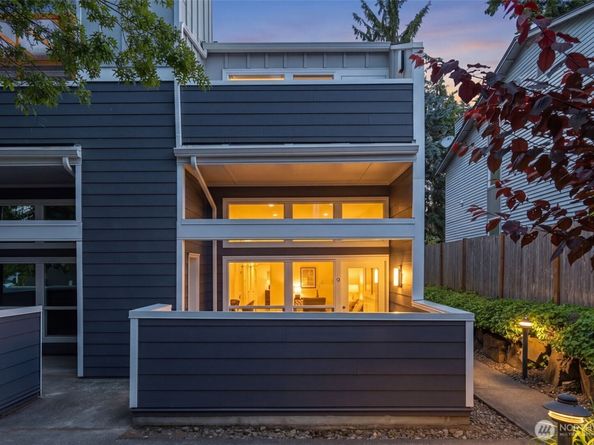 11713 93rd Avenue NE B9, Kirkland WA 98034