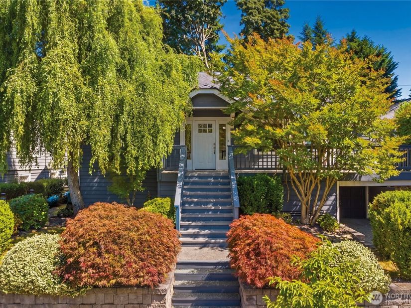 2568 28th Avenue W, Seattle WA 98199