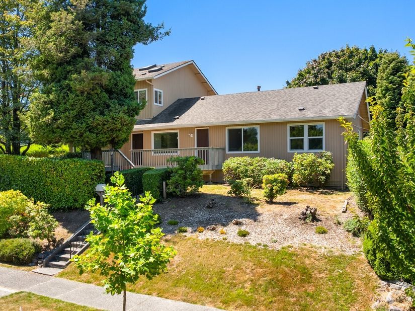8815 18th Avenue SW, Seattle WA 98106