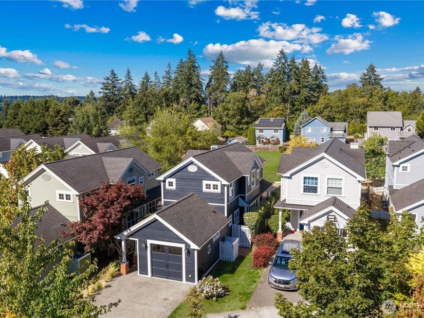 1827 Parade Grounds Avenue NE, Bainbridge Island WA 98110