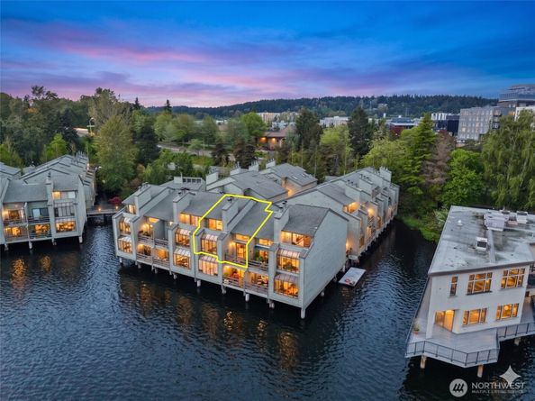 4 Lake Bellevue Drive 206, Bellevue WA 98005