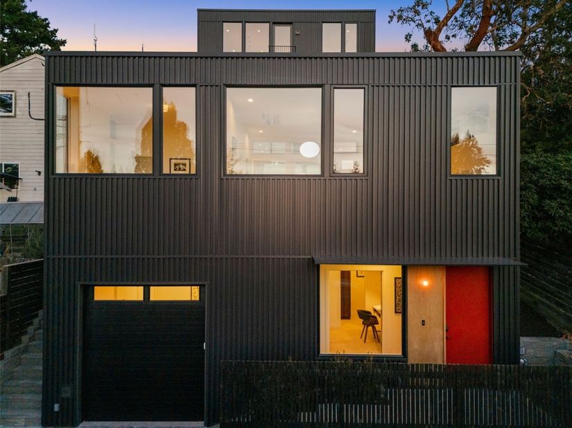 8147 14th Avenue SW, Seattle WA 98106