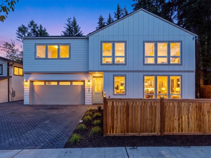 121 N 136th Street, Seattle WA 98133
