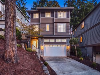 1322 210th ave NE