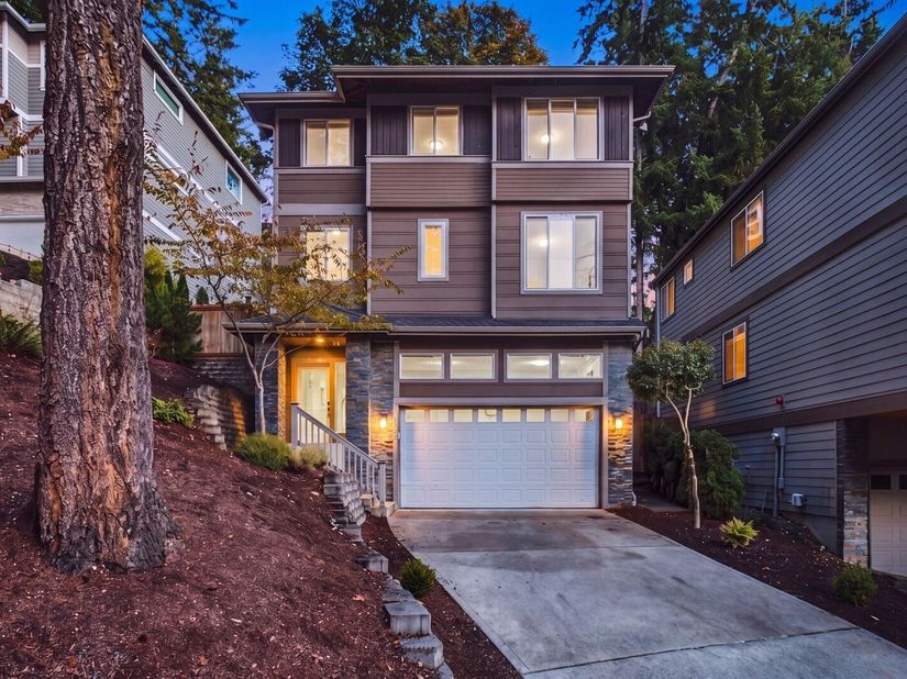 1322 210th ave NE, Sammamish WA 98074
