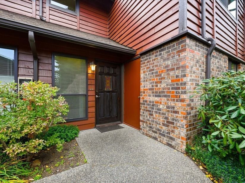 1731 157th Avenue NE E103, Bellevue WA 98008